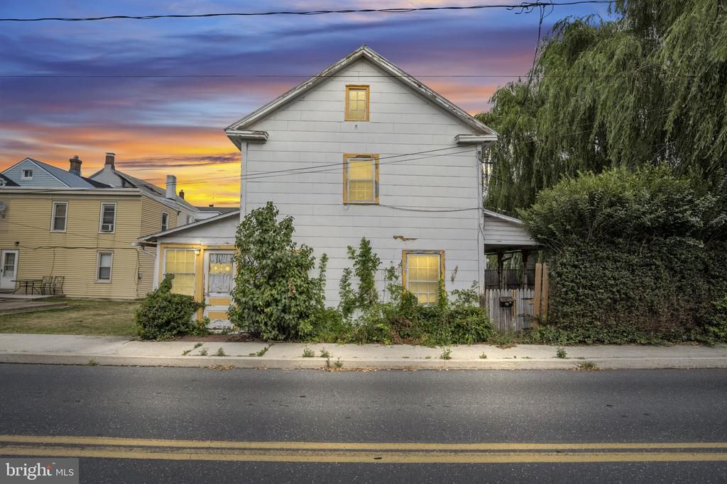 3 S LOCUST STREET, SHIREMANSTOWN, PA 17011