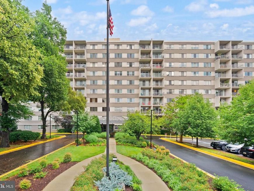 4977 Battery Lane, Unit 1-711, Bethesda, MD 20814 Main Photo