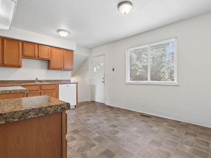 4838 Refugee Road, Columbus, OH 43232 Photo 10