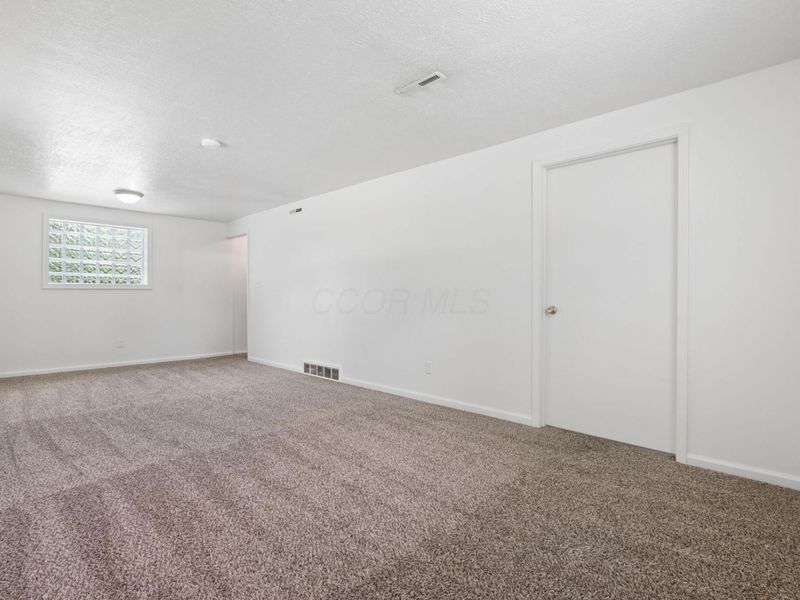 4838 Refugee Road, Columbus, OH 43232 Photo 13