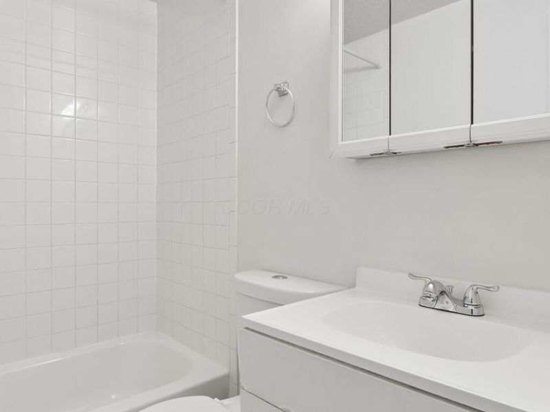 4838 Refugee Road, Columbus, OH 43232 Photo 15