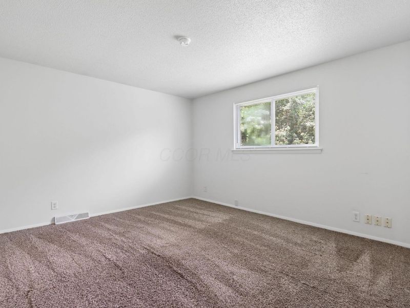 4838 Refugee Road, Columbus, OH 43232 Photo 16