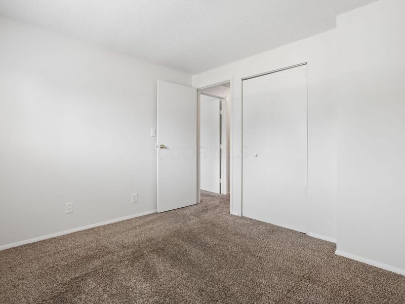 4838 Refugee Road, Columbus, OH 43232 Photo 21