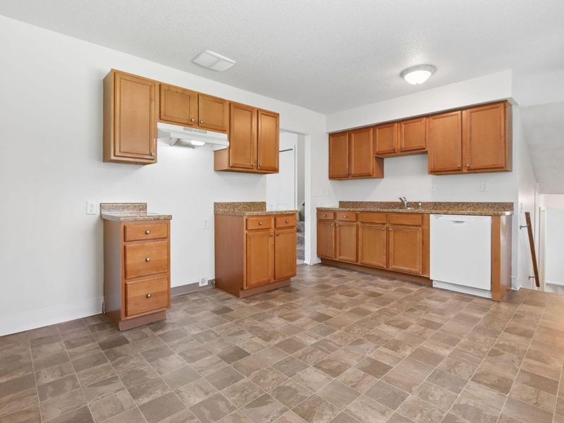 4838 Refugee Road, Columbus, OH 43232 Photo 8