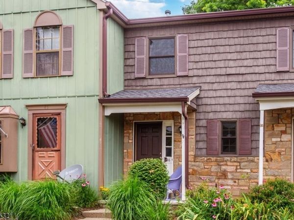46 Duck Hawk Ct, Allamuchy, NJ 07840