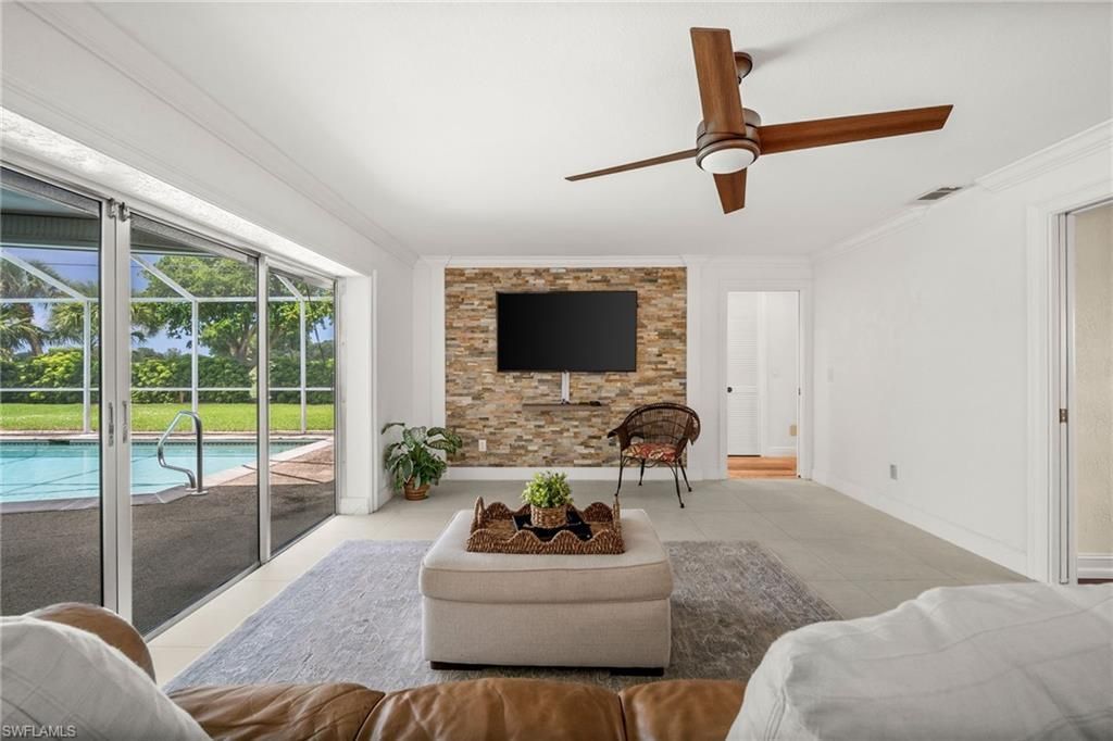 421 Palm River Blvd, Naples, FL 34110 Photo