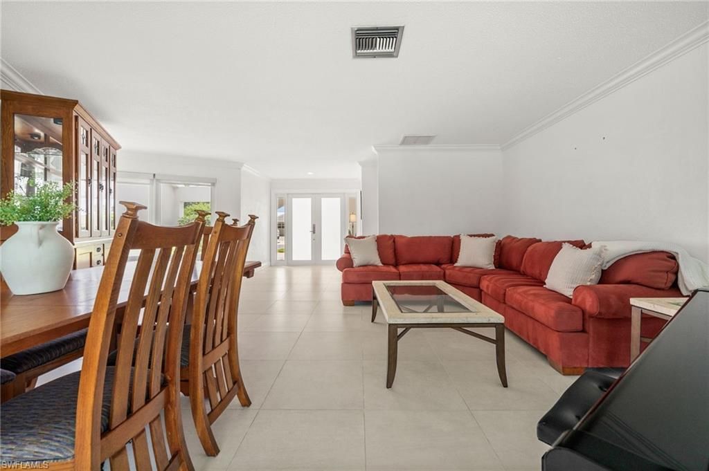 421 Palm River Blvd, Naples, FL 34110 Photo