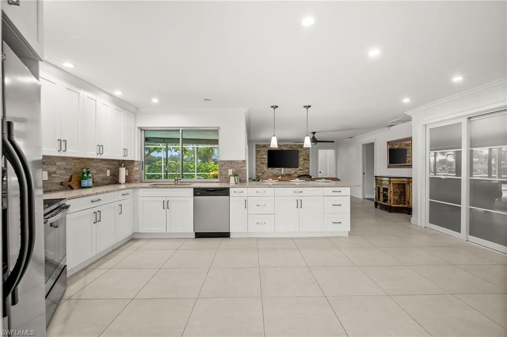 421 Palm River Blvd, Naples, FL 34110 Photo