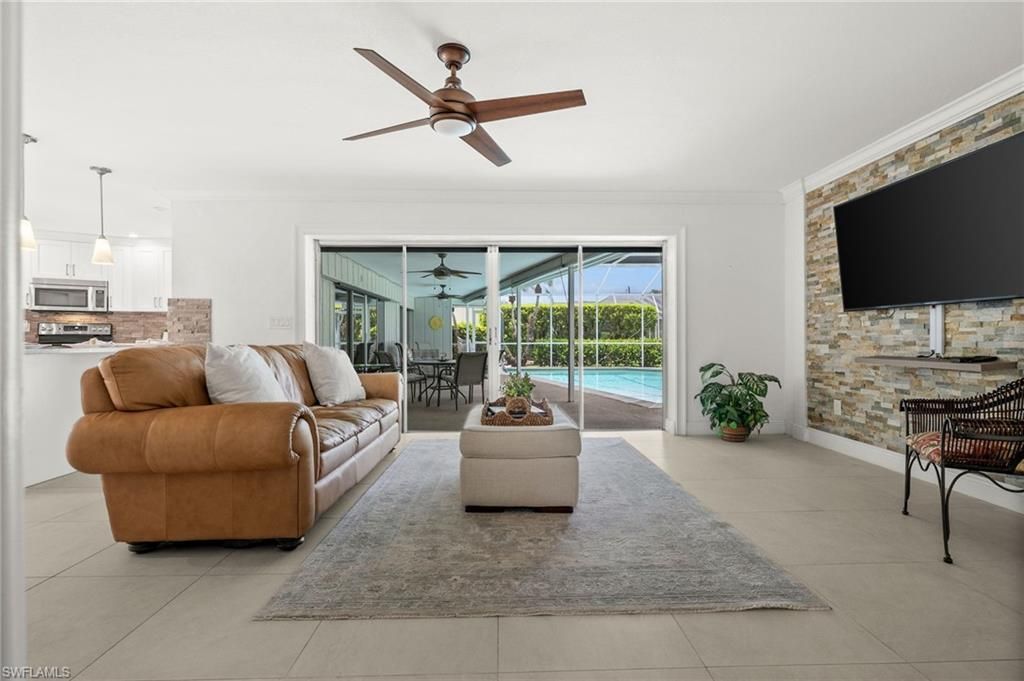 421 Palm River Blvd, Naples, FL 34110 Photo