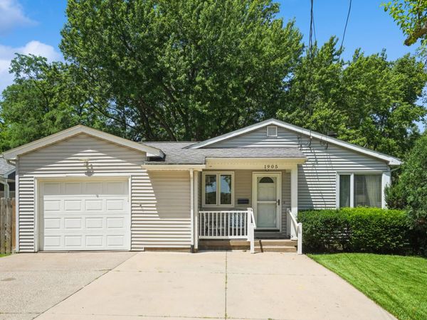 1905 4th Street A Street , East Moline, IL 61244