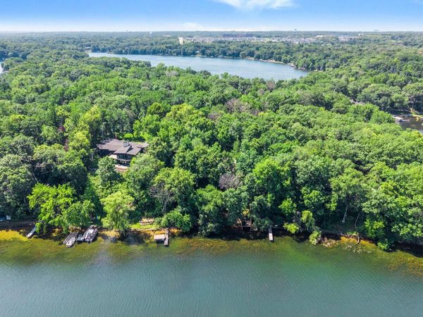 8000 Hill Trail N, Lake Elmo, MN 55042