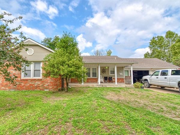 1604 S 9th Street, Chickasha, OK 73018