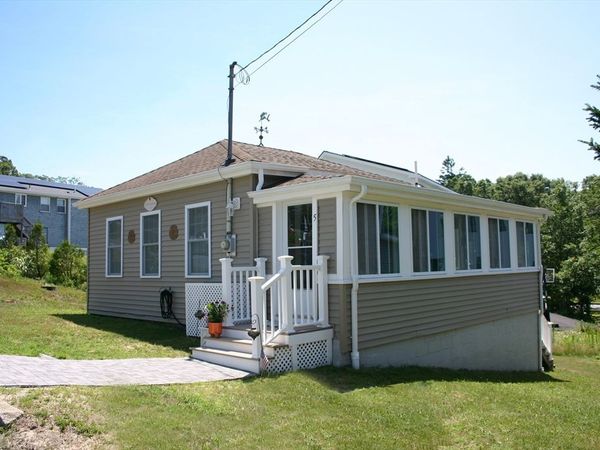 5 Upland Rd, Wareham, MA 02558