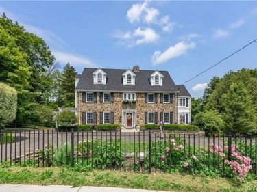 68 Paris Road, New Hartford, NY 13413