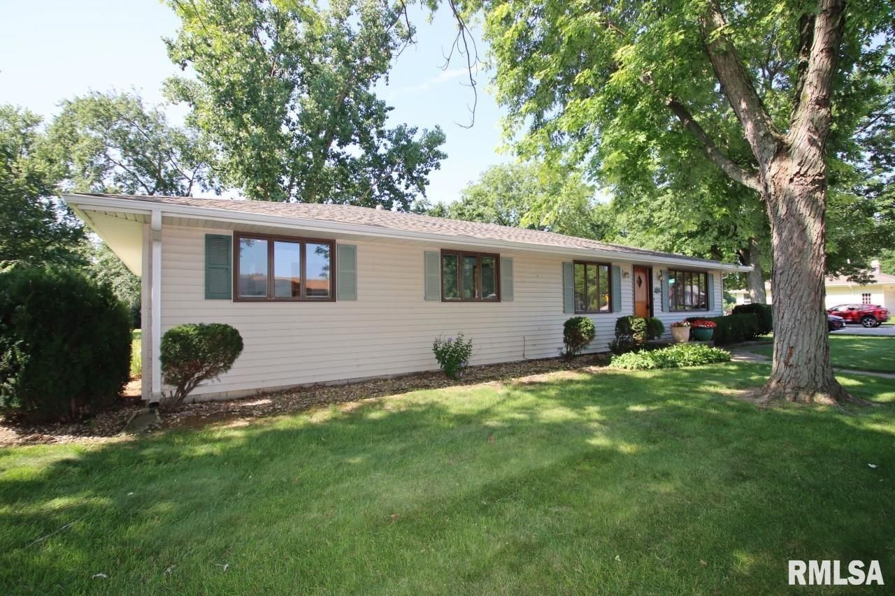 2500 Willow Street, Pekin, IL 61554 Main Photo