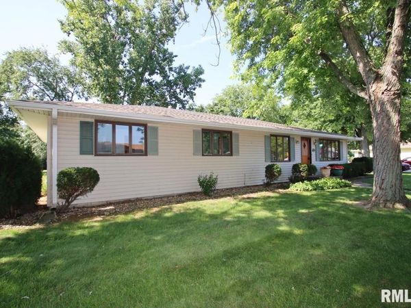 2500 WILLOW Street, Pekin, IL 61554