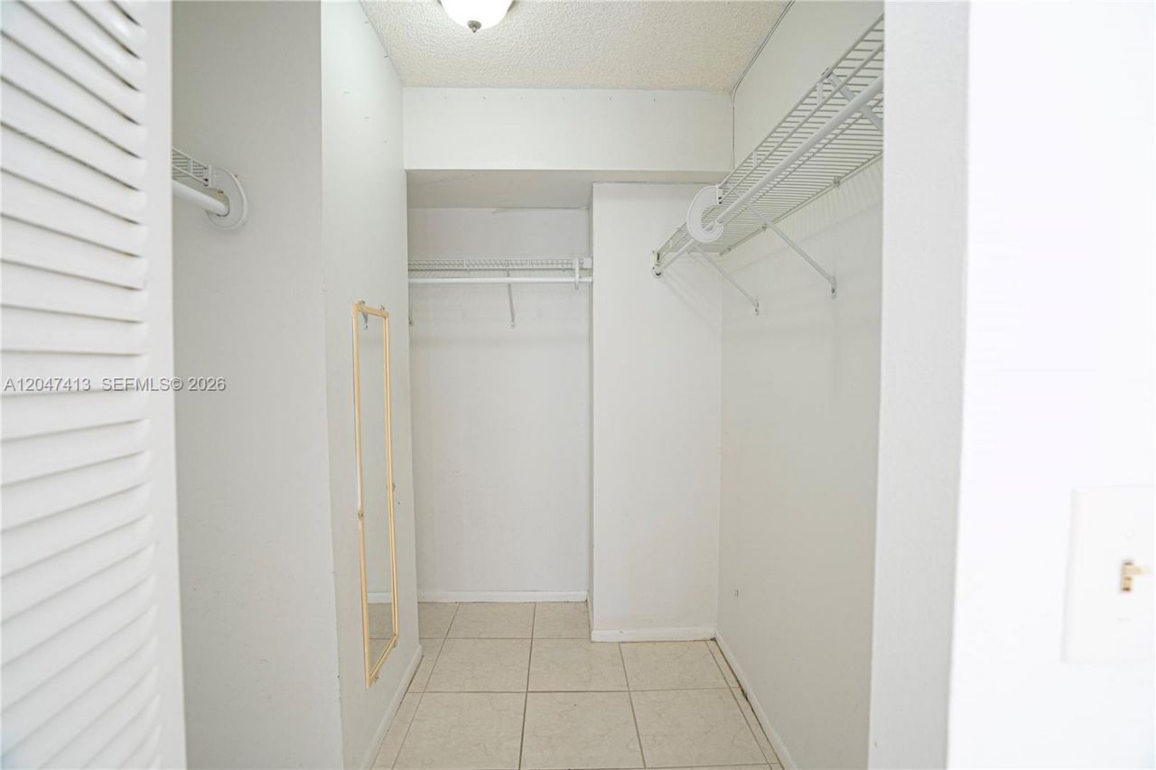 600 Three Islands Blvd, Unit 316, Hallandale Beach, FL 33009 Photo