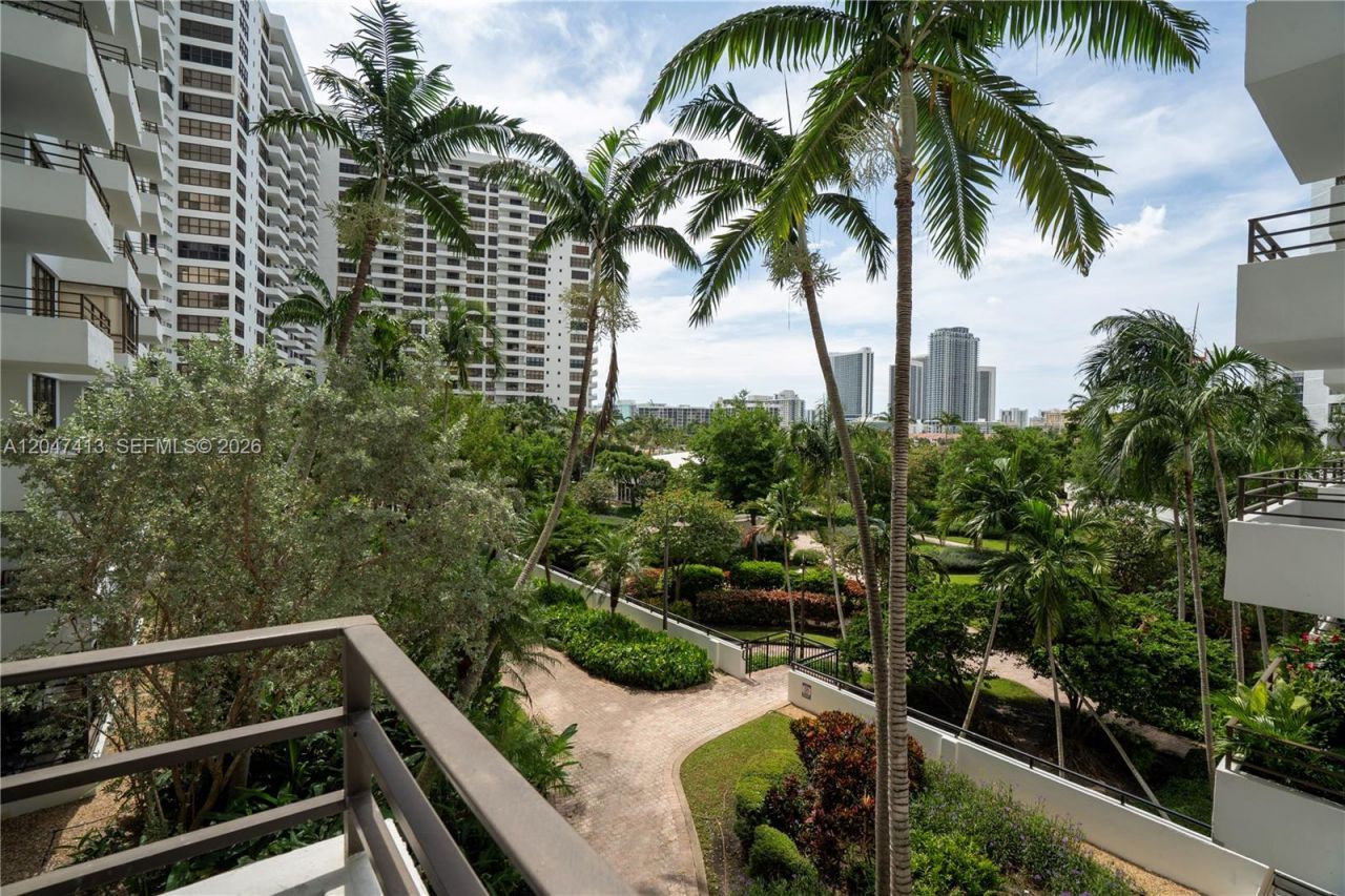 600 Three Islands Blvd, Unit 316, Hallandale Beach, FL 33009 Photo
