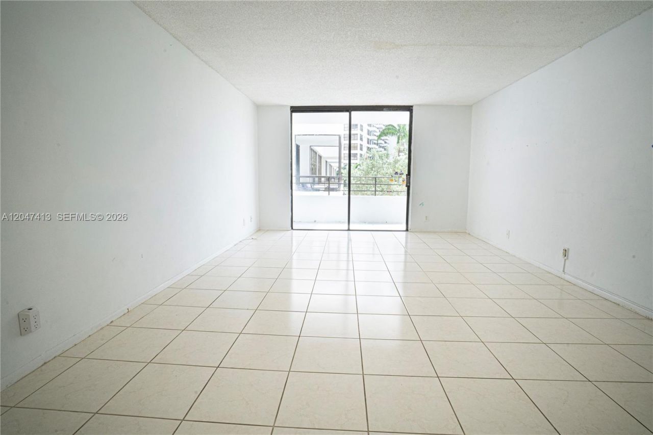 600 Three Islands Blvd, Unit 316, Hallandale Beach, FL 33009 Photo