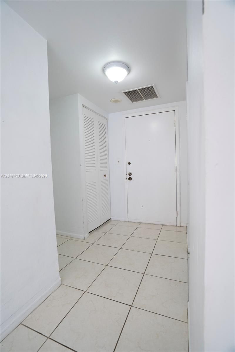 600 Three Islands Blvd, Unit 316, Hallandale Beach, FL 33009 Photo