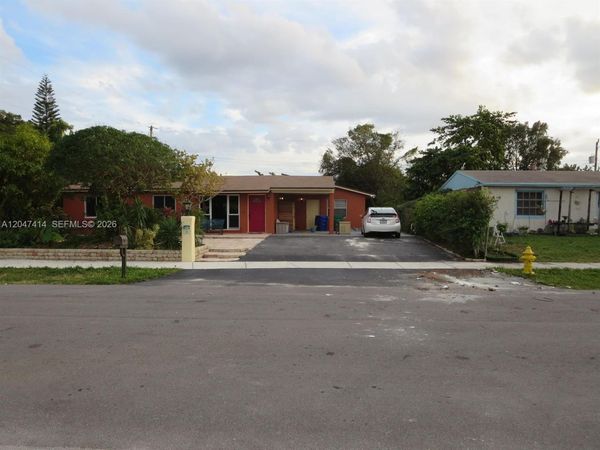 4828 SW 20th St , Unit Back, Fort Lauderdale, FL 33317