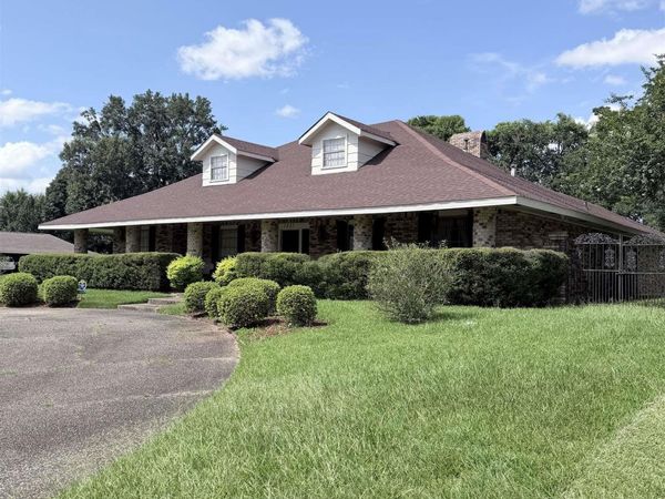 1311 Tara Blvd, Baton Rouge, LA 70806