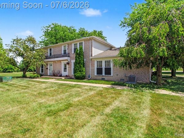 28427 Longmeadow Lane, Brownstown Twp, MI 48183