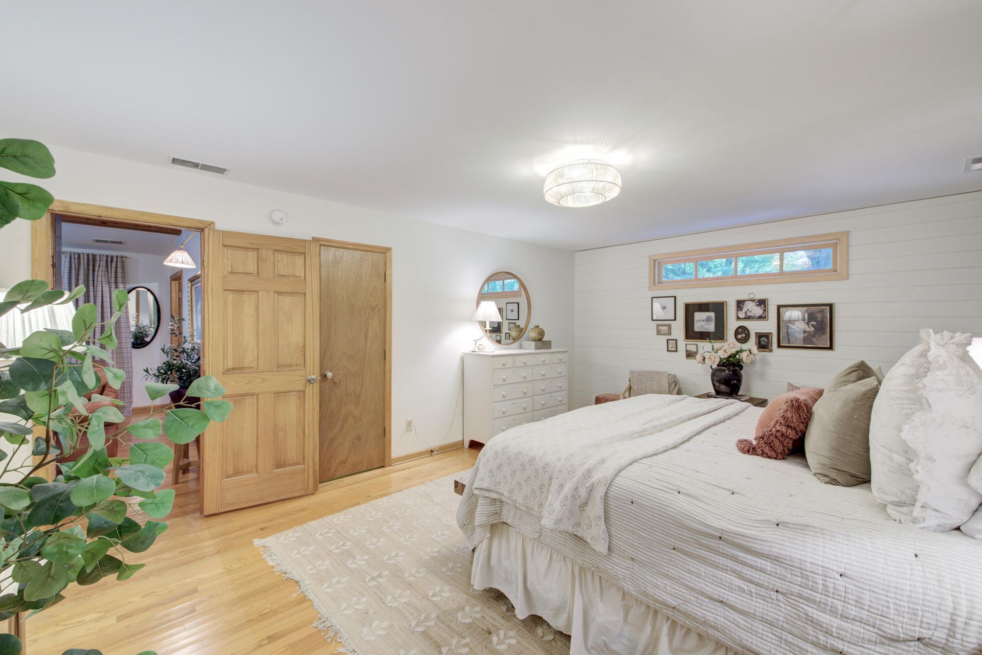 113 Deer Street Photo 16