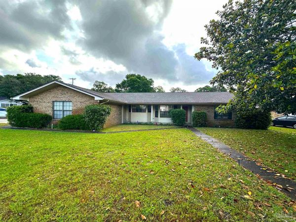 304 Arabian Dr, Pensacola, FL 32506