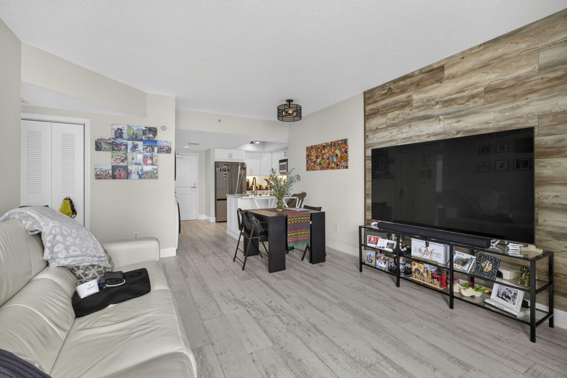 403 S Sapodilla Avenue, Unit 502, West Palm Beach, FL 33401 Photo