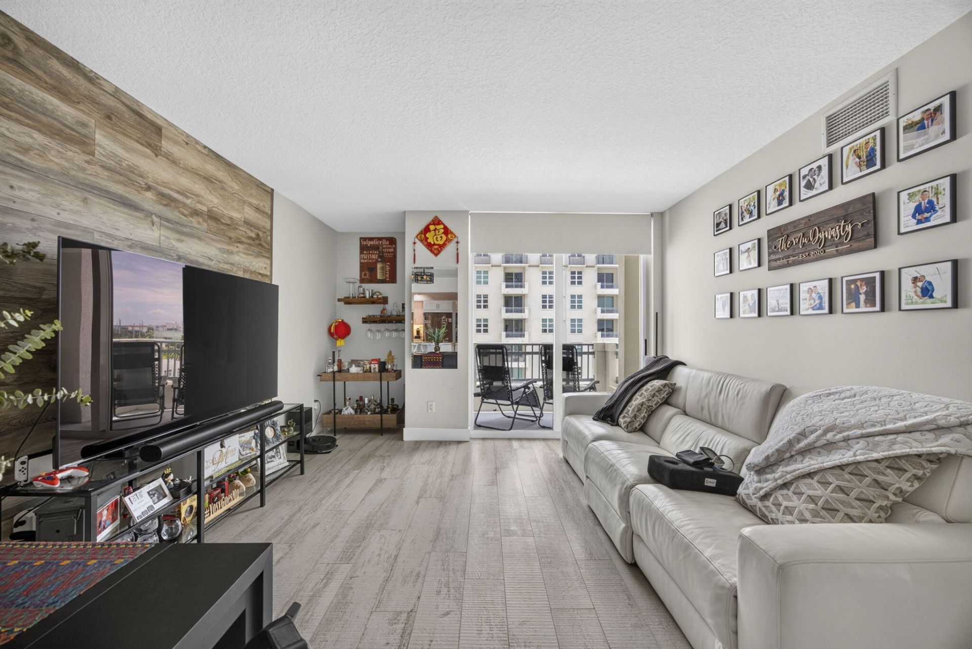 403 S Sapodilla Avenue, Unit 502, West Palm Beach, FL 33401 Photo
