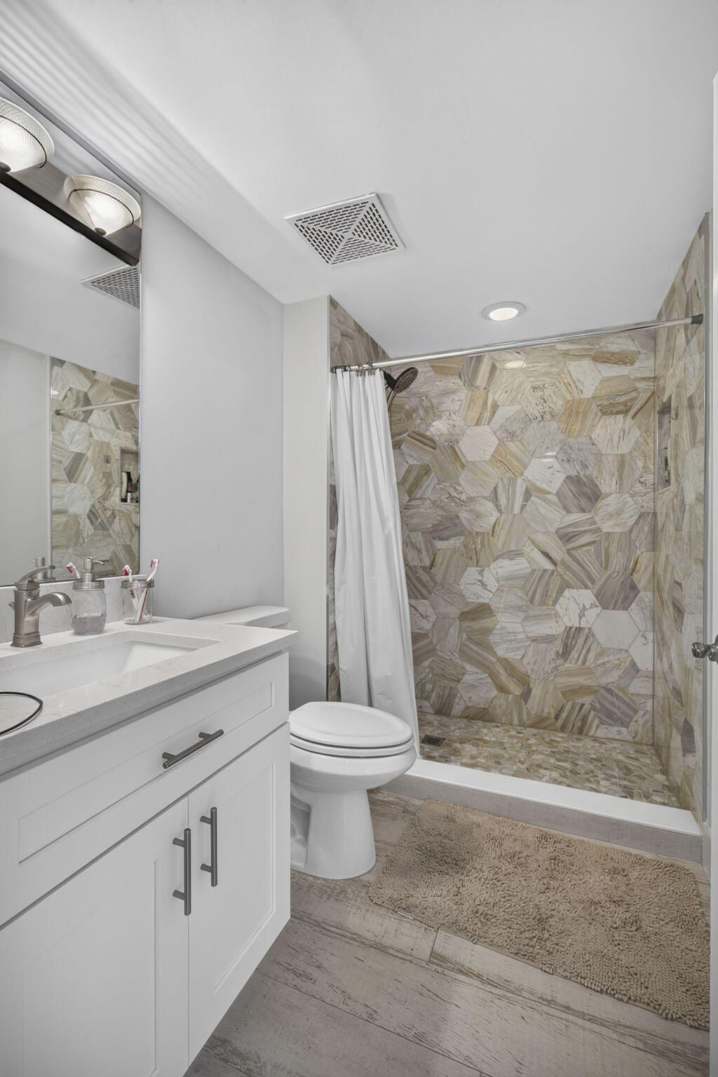 403 S Sapodilla Avenue, Unit 502, West Palm Beach, FL 33401 Photo
