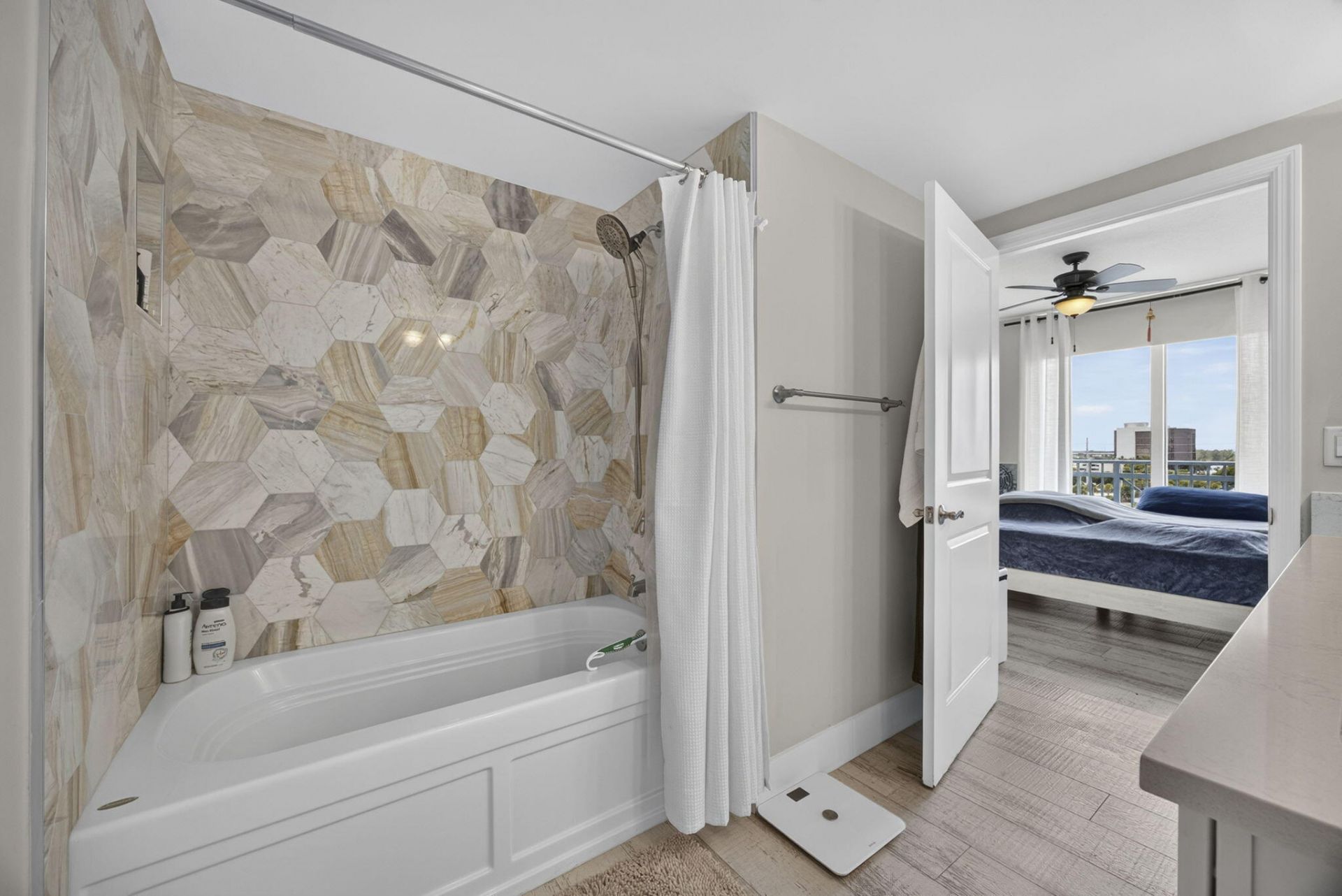 403 S Sapodilla Avenue, Unit 502, West Palm Beach, FL 33401 Photo