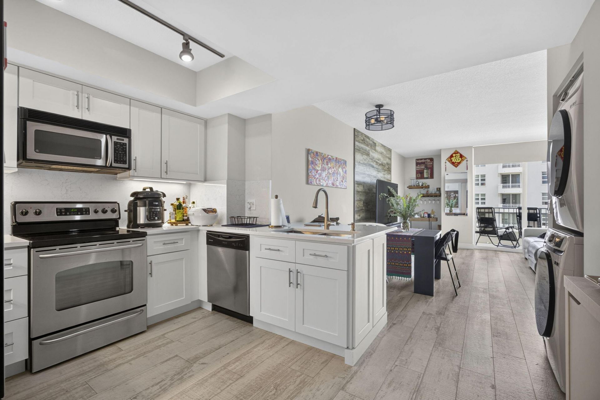403 S Sapodilla Avenue, Unit 502, West Palm Beach, FL 33401 Photo