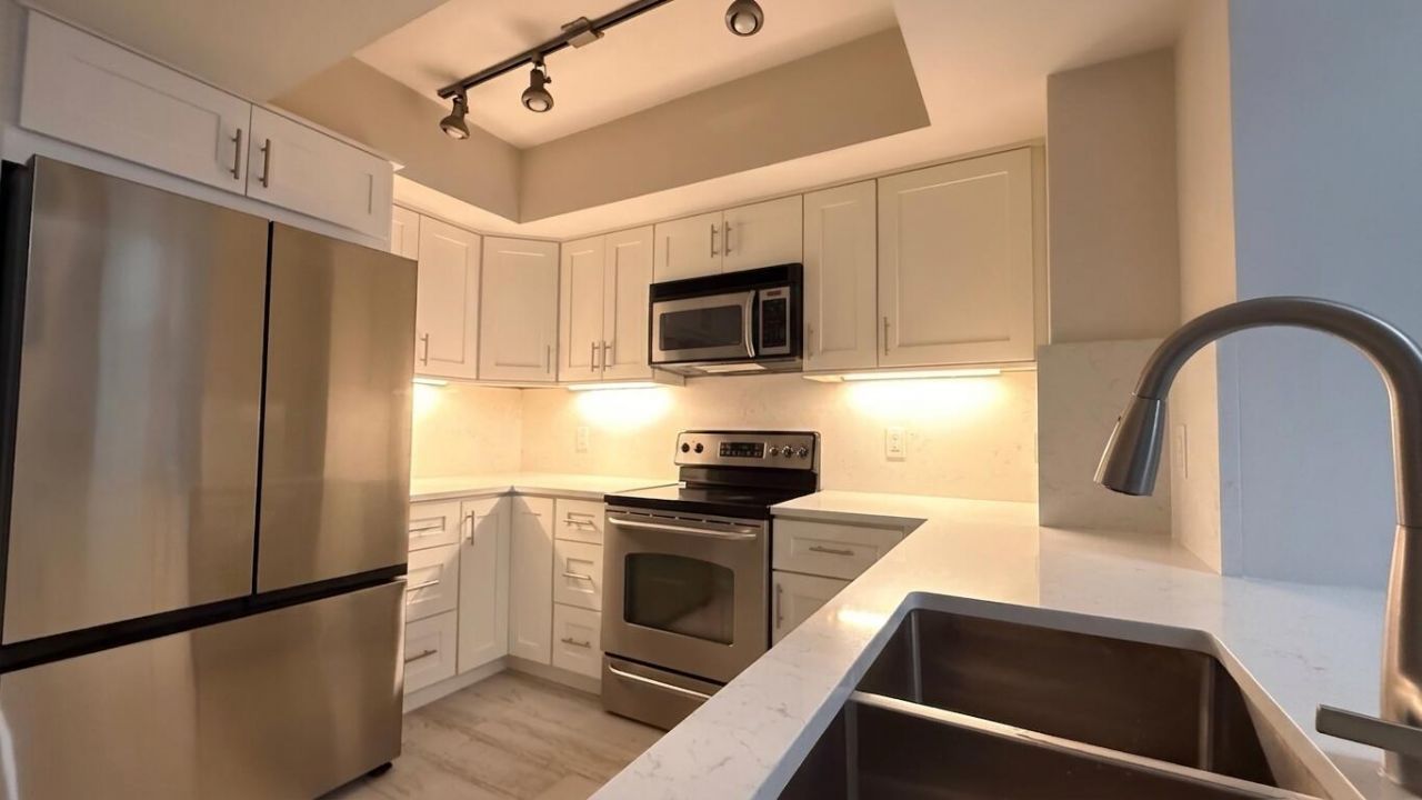 403 S Sapodilla Avenue, Unit 502, West Palm Beach, FL 33401 Photo