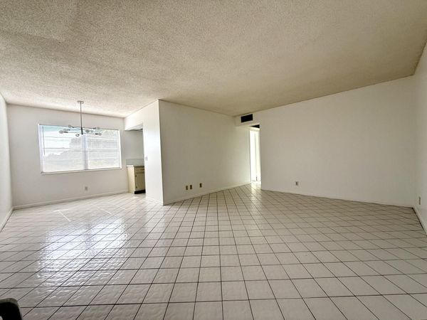 9 Hastings A, Unit 9, West Palm Beach, FL 33417