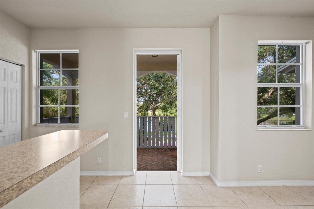 335 E Thatch Palm Circle, Unit 104, Jupiter, FL 33458 Photo