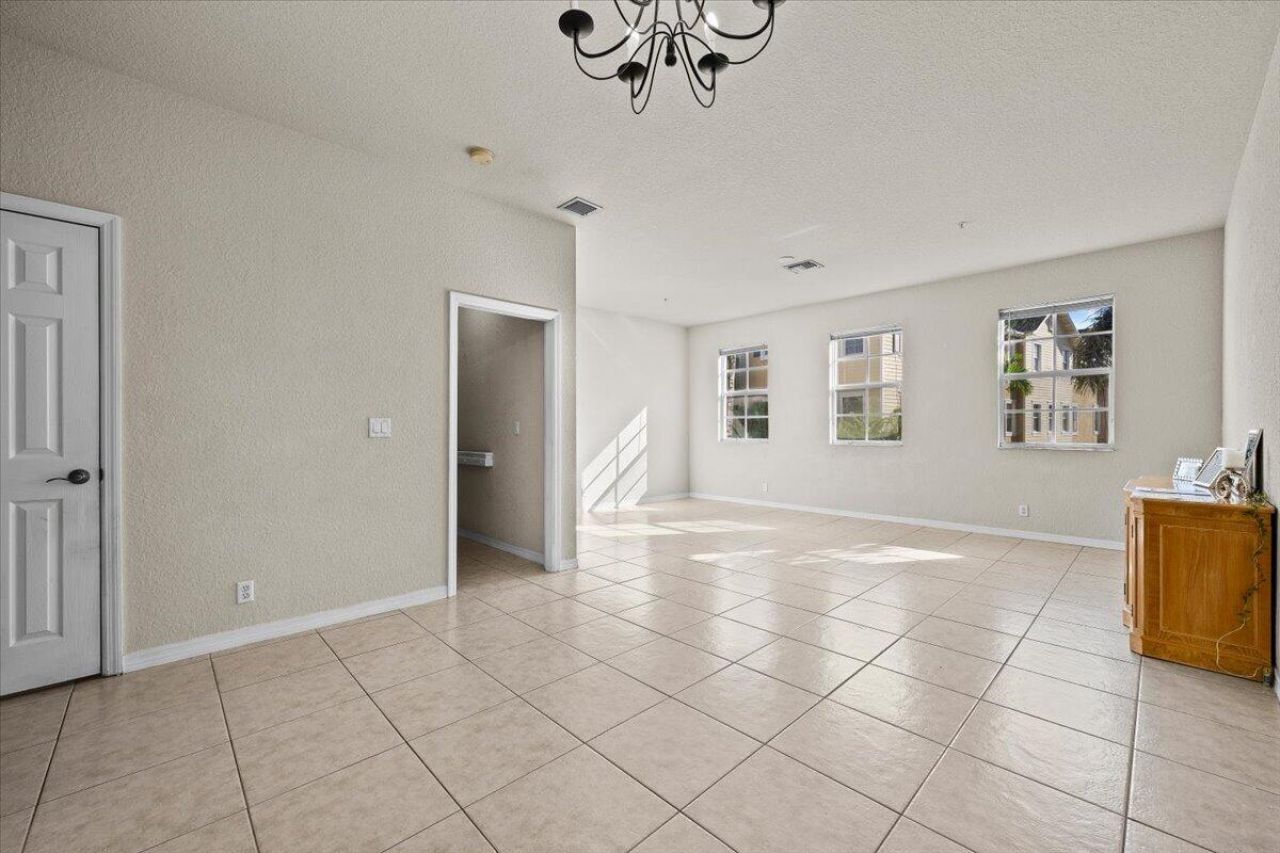 335 E Thatch Palm Circle, Unit 104, Jupiter, FL 33458 Photo