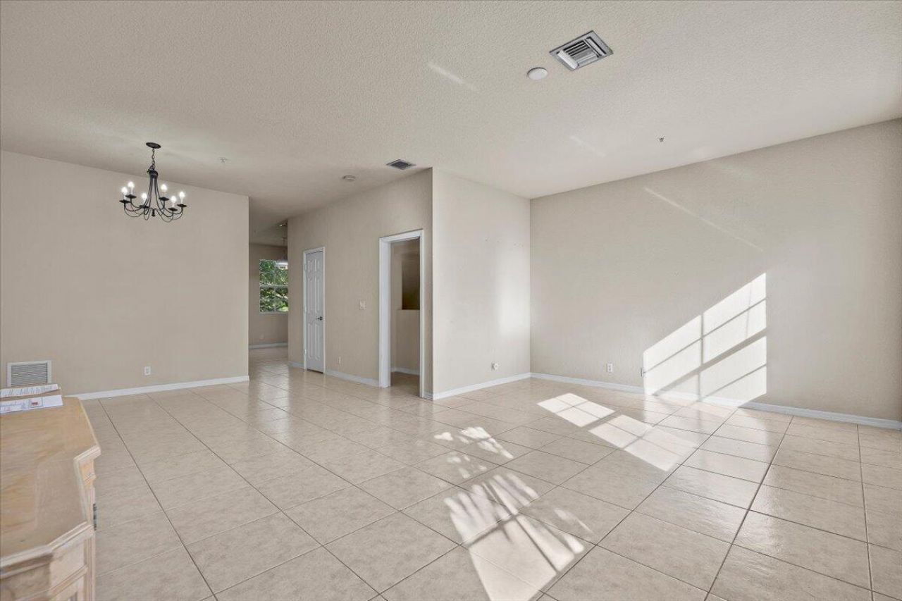 335 E Thatch Palm Circle, Unit 104, Jupiter, FL 33458 Photo