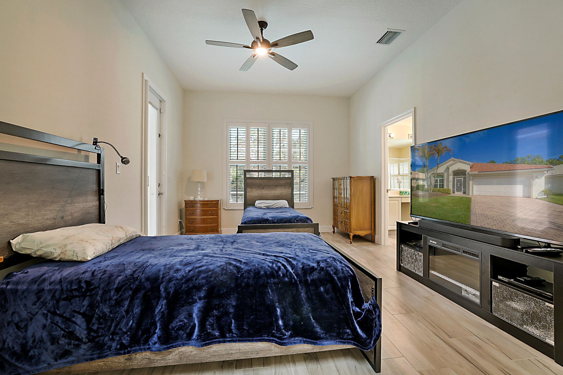 7004 SE Twin Oaks Circle, Stuart, FL 34997 Photo