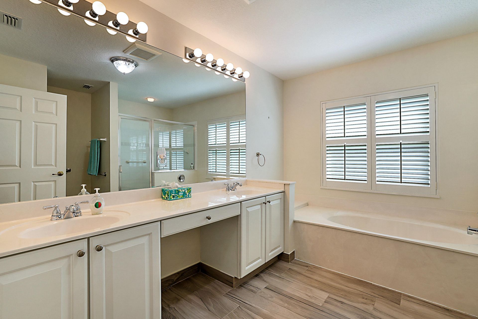 7004 SE Twin Oaks Circle, Stuart, FL 34997 Photo