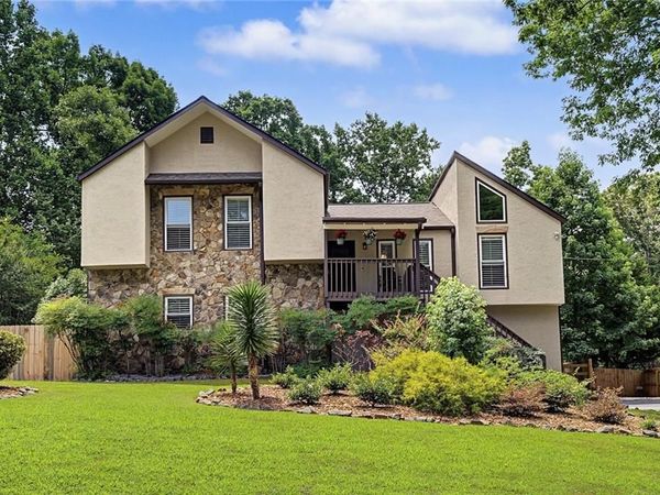 154 W Putnam Ferry Road, Woodstock, GA 30189