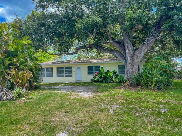 2711 LYNNHURST STREET , SARASOTA, FL 34239