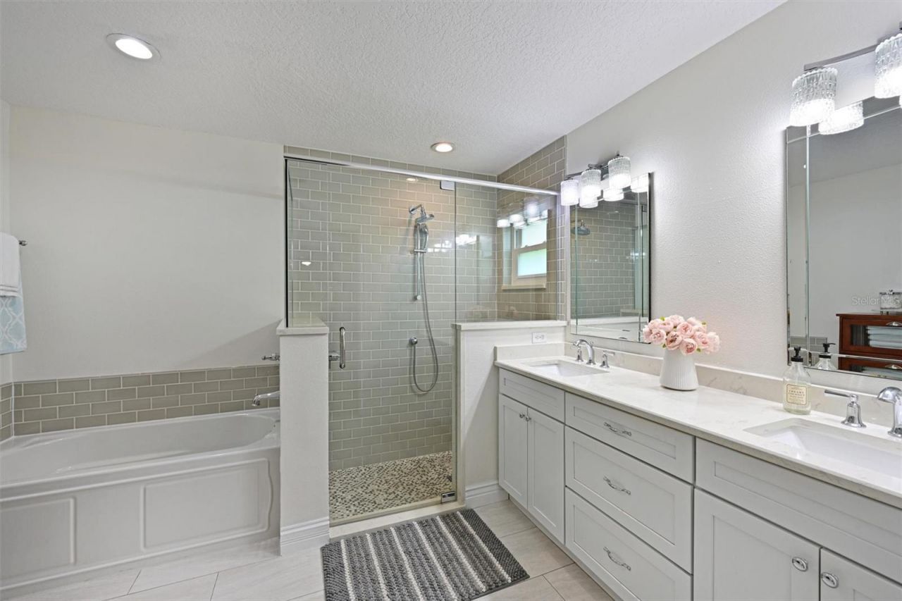 305 Mill Run E, Bradenton, FL 34212 Photo