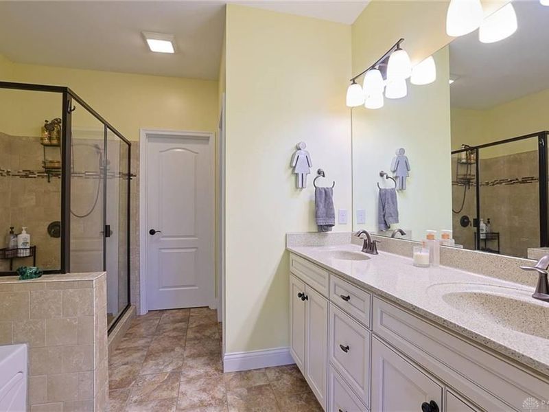 5334 Renaissance Park Drive, Middletown, OH 45005 Photo 22