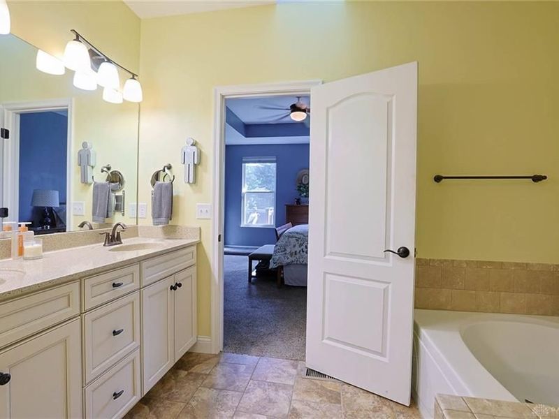 5334 Renaissance Park Drive, Middletown, OH 45005 Photo 24