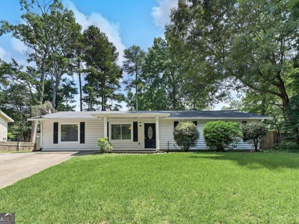 3733 Memorial Parkway NW, Kennesaw, GA 30152
