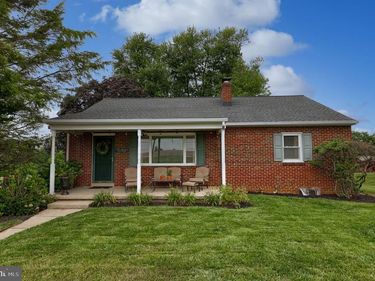 1605 LIME VALLEY ROAD, STRASBURG, PA 17579