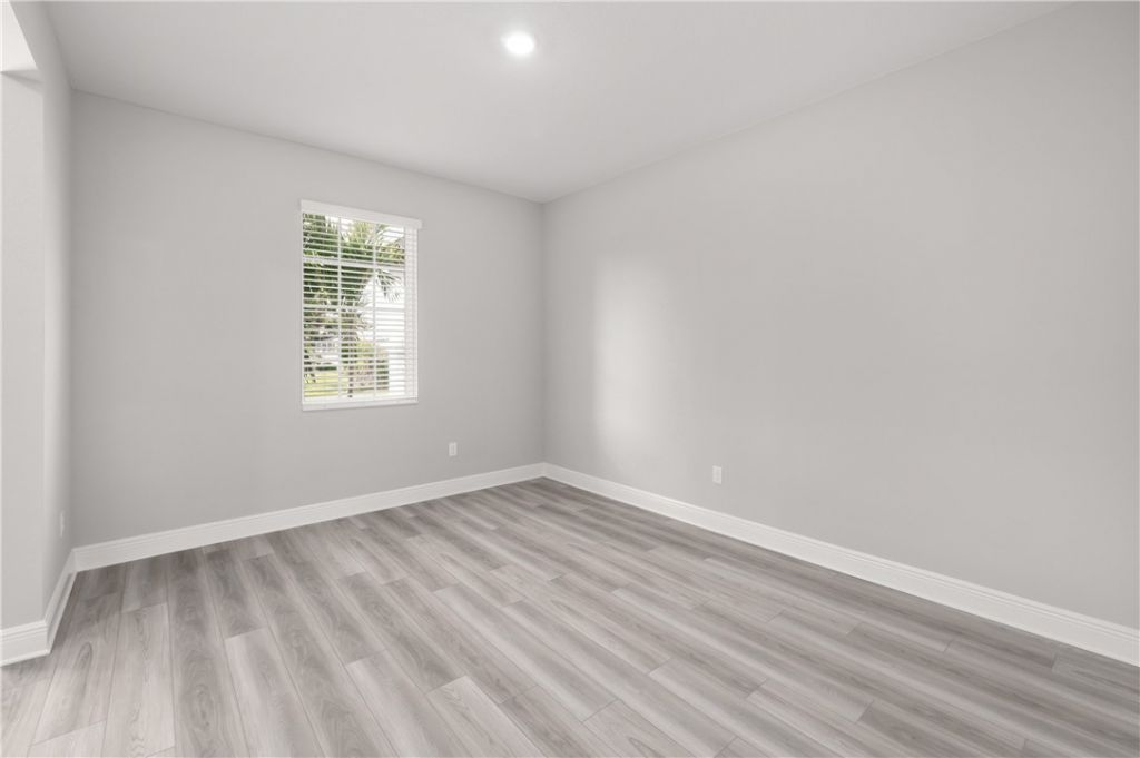 9345 101st Avenue , Vero Beach, FL 32967 Photo