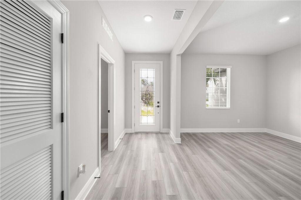 9345 101st Avenue , Vero Beach, FL 32967 Photo